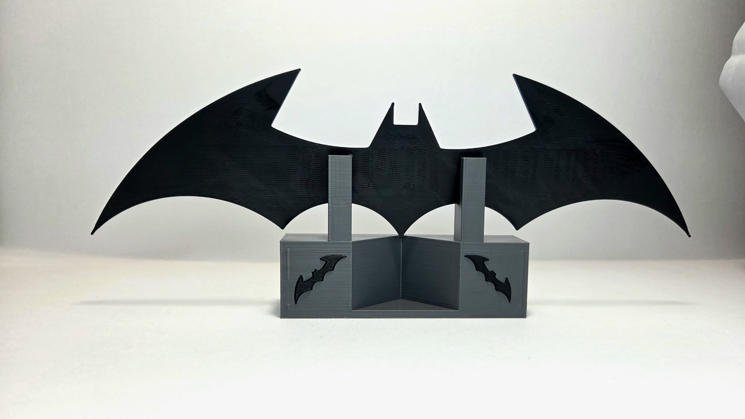Batman Batarang Prop Replica With Limited Edition Display - Gray/Black - Image 4