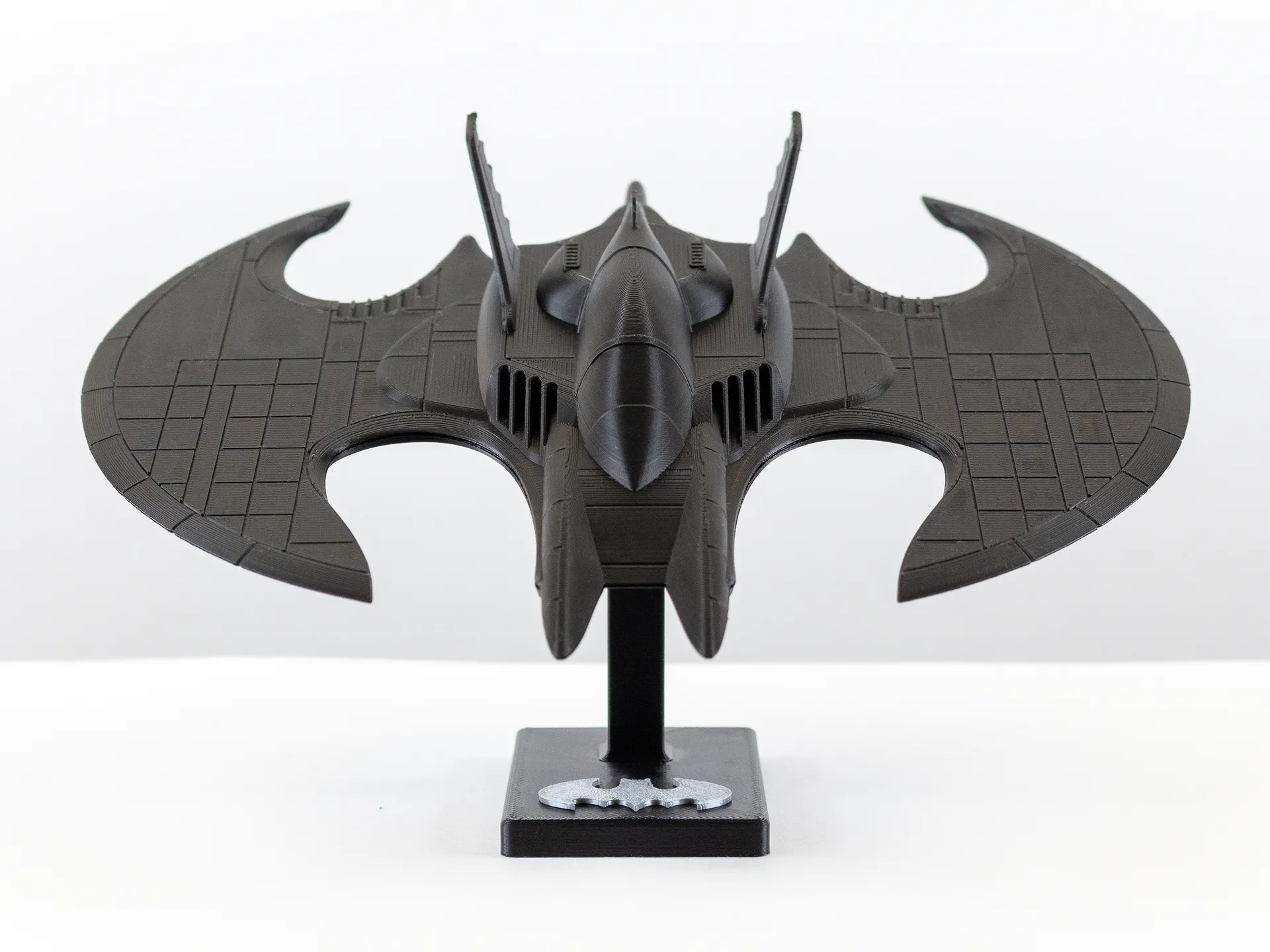 Batman - Batman 1989 BatWing Replica - & Display Stand - Image 2